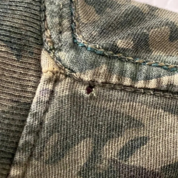 Affliction Cain Velasquez Camo Eagle Graphic T-Shirt – Men’s Medium - Picture 7 of 10